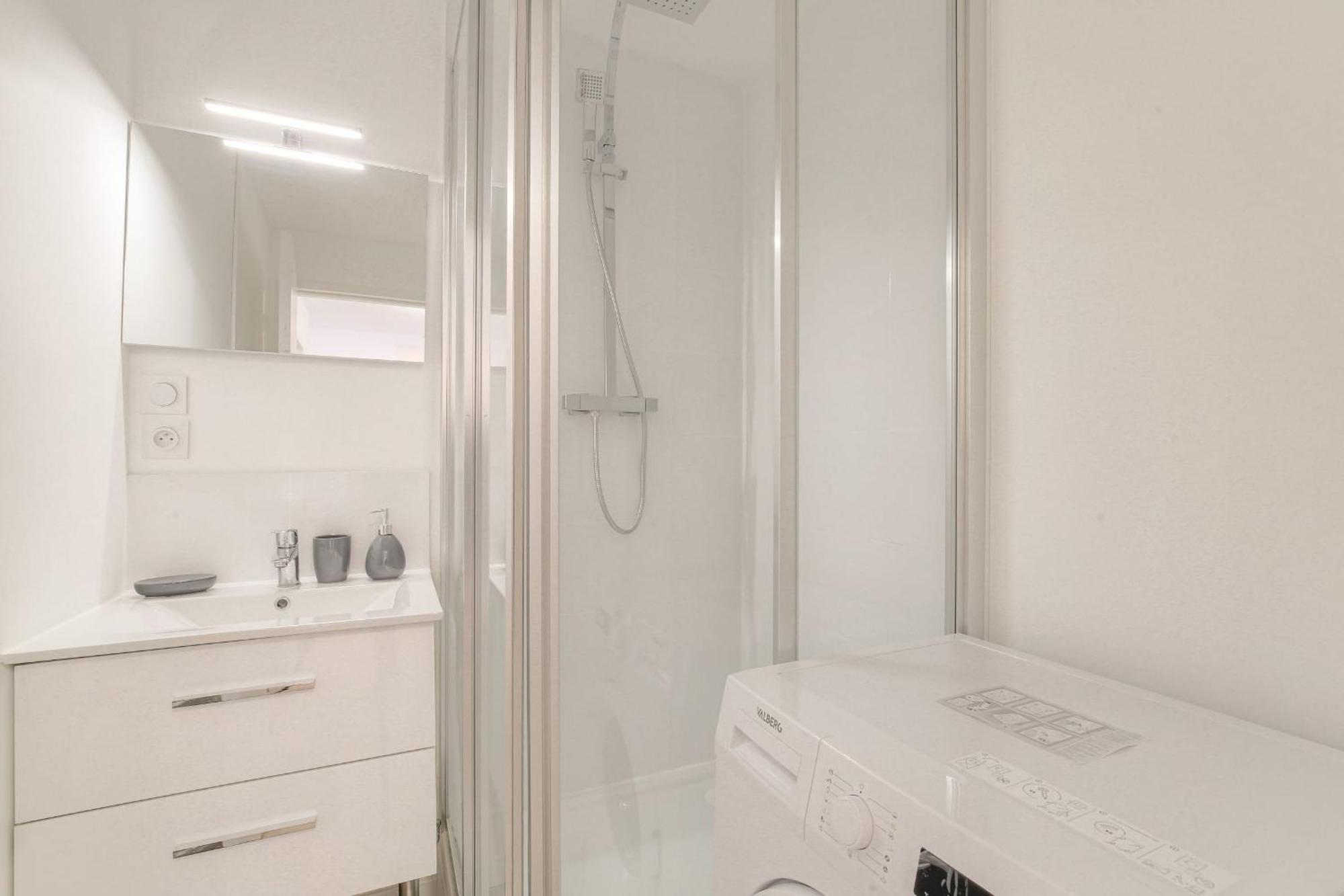 Appartement Cosy Au Centre D'Oullins Avec Garage Extérieur photo