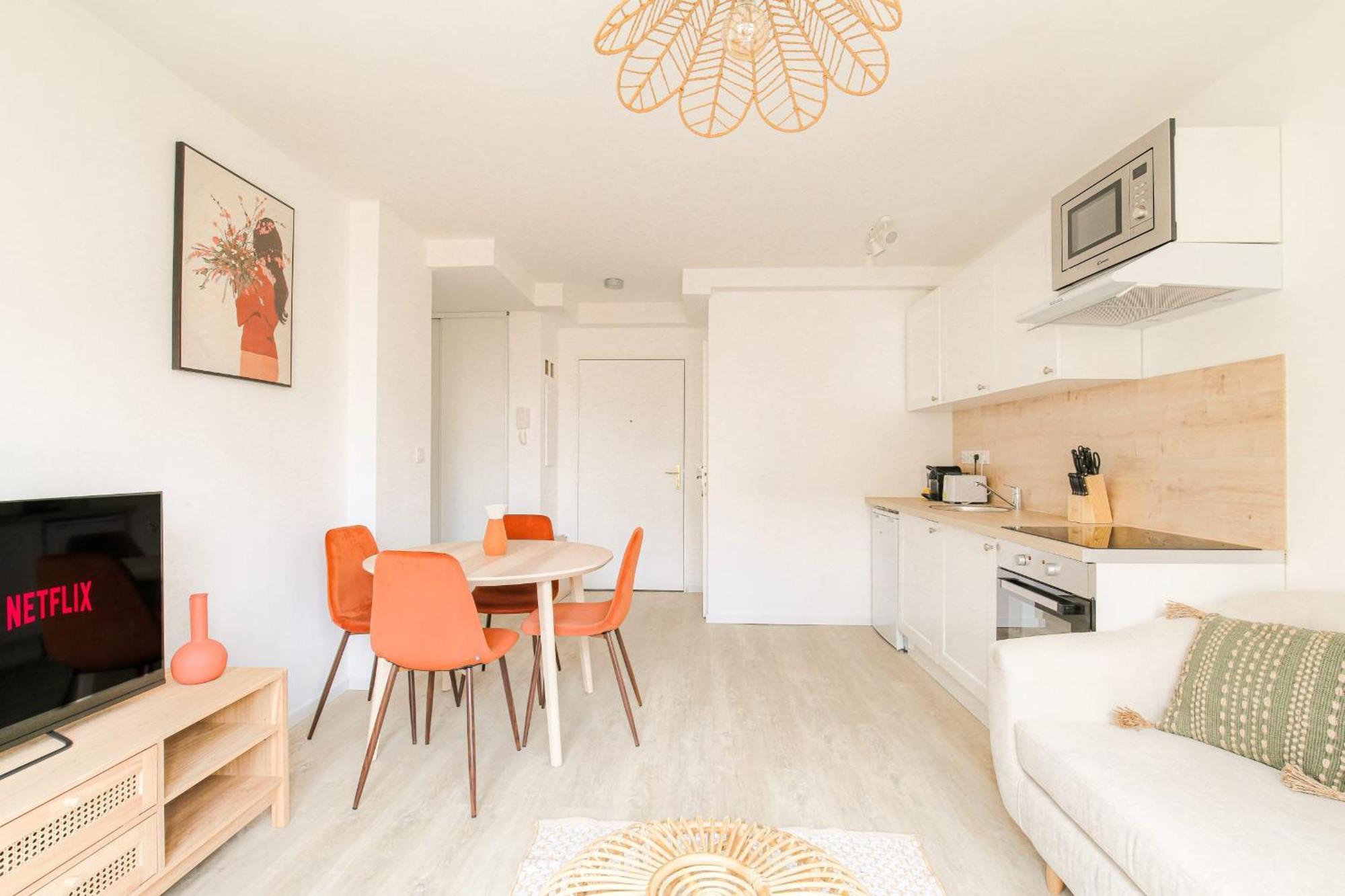 Appartement Cosy Au Centre D'Oullins Avec Garage Extérieur photo